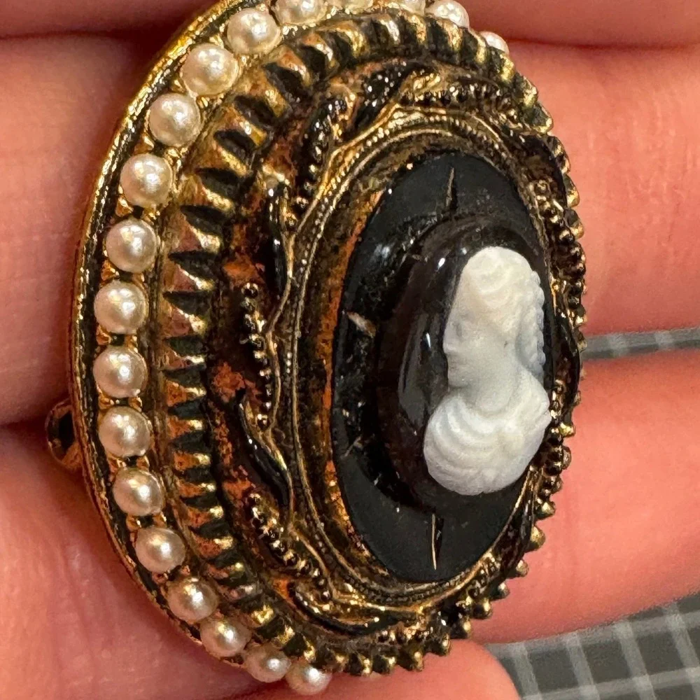 Vintage Ornate Cameo Brooch Faux Pearl Gold Tone Victorian Style Fleur de Lis